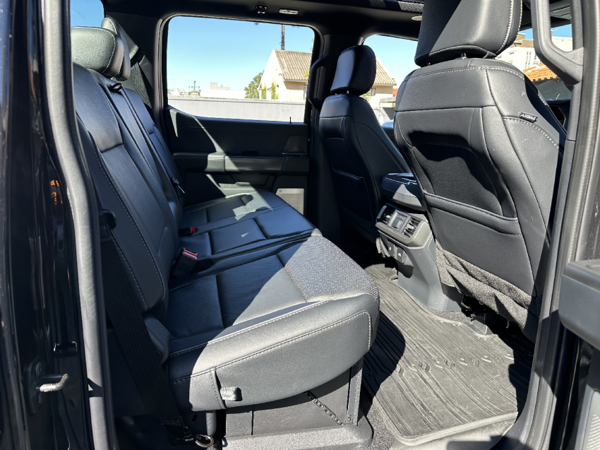 f-150 lariat black 4x4 5.0 at 4p 2024/2024