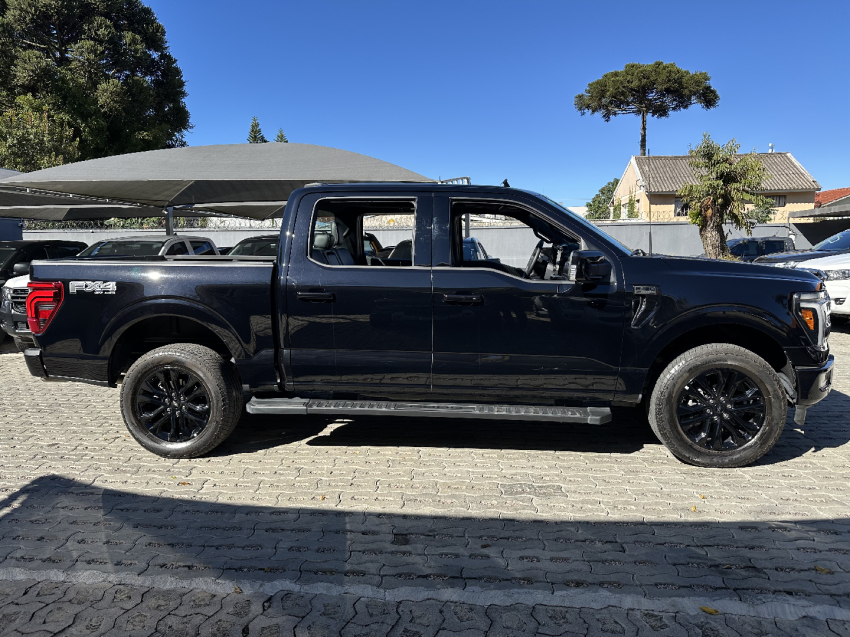 f-150 lariat black 4x4 5.0 at 4p 2024/2024