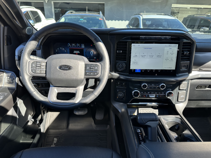 f-150 lariat black 4x4 5.0 at 4p 2024/2024