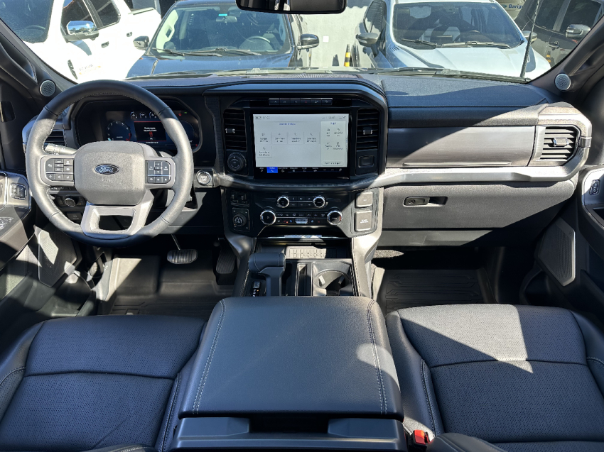 f-150 lariat black 4x4 5.0 at 4p 2024/2024