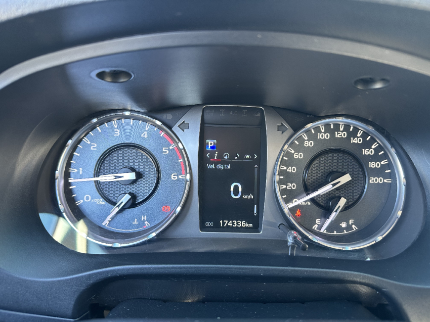 hilux cd srx 4x4 2.8 tb at6 2021/2021