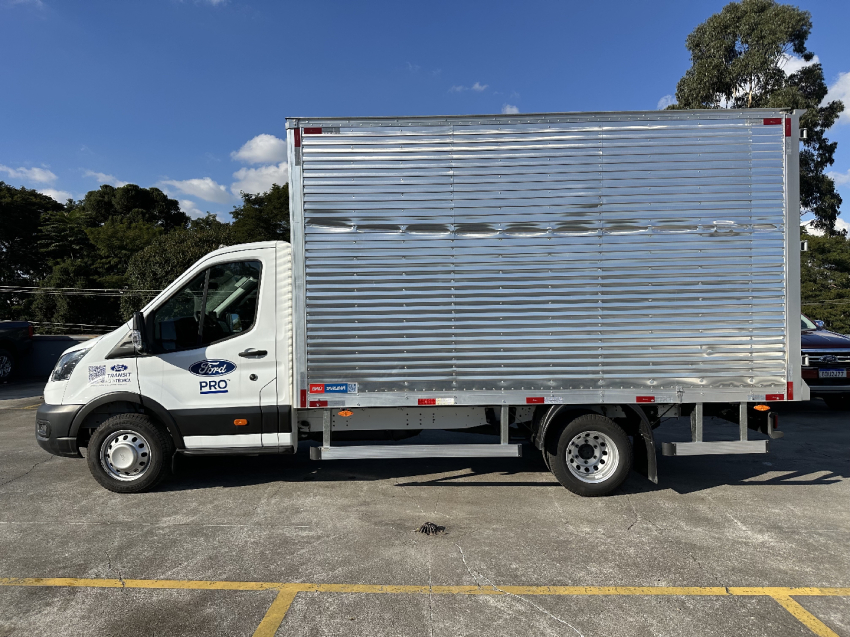 transit chassi 350e 2.0 ecoblue diesel 2023/2024