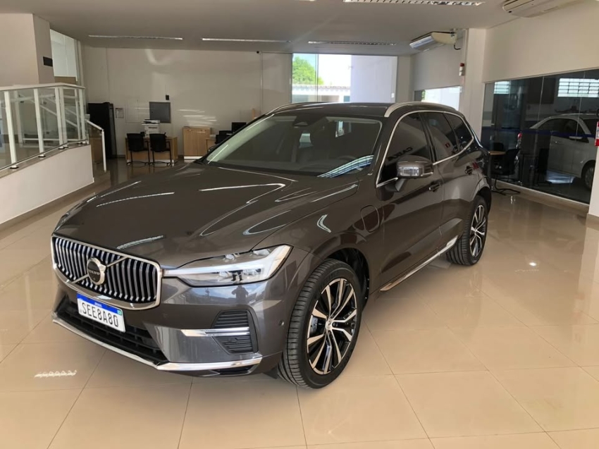 xc60 t8 ultimate hibrido 4wd 2.0 bi-tb at 2022/2023
