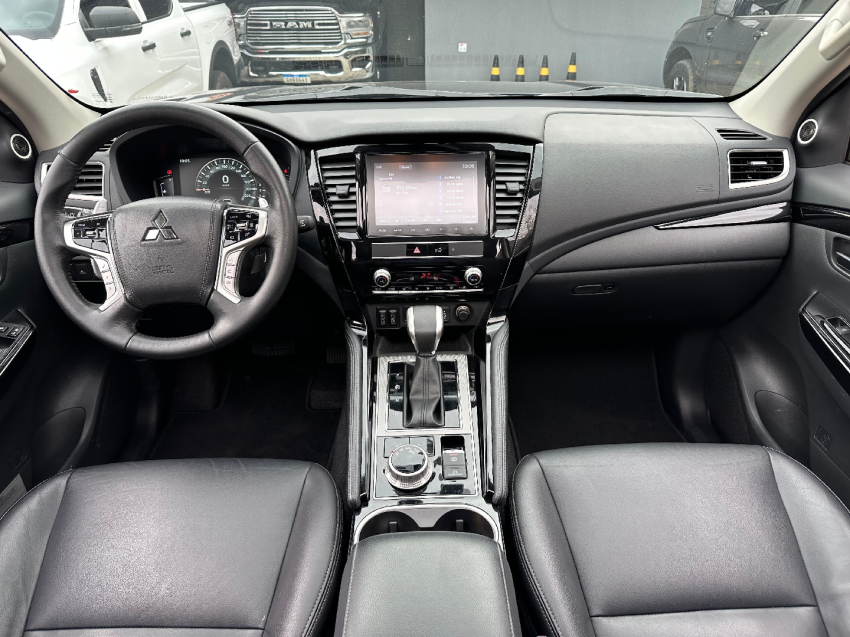 pajero sport legend 4x4 2.4 tb at 2024/2024