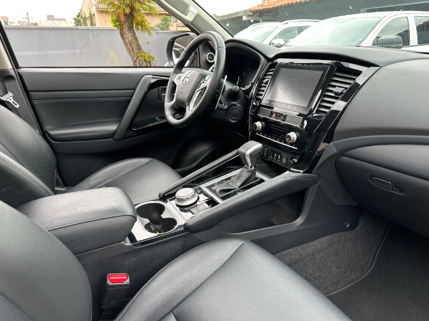 pajero sport legend 4x4 2.4 tb at 2024/2024