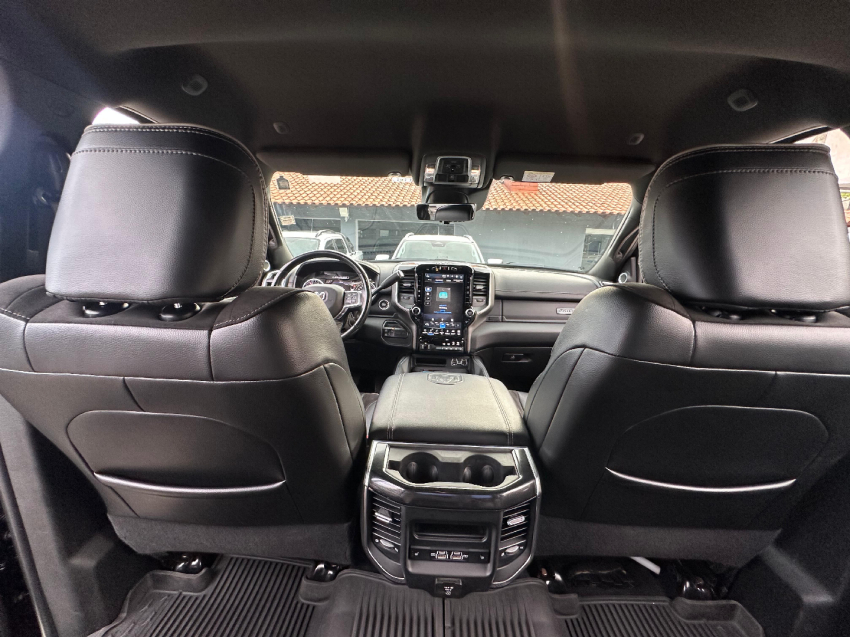 3500 laramie 4x4 6.7 v6 at6 2022/2022