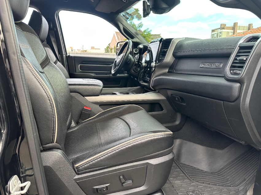3500 laramie 4x4 6.7 v6 at6 2022/2022