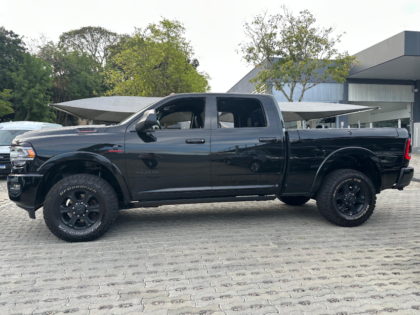 3500 laramie 4x4 6.7 v6 at6 2022/2022