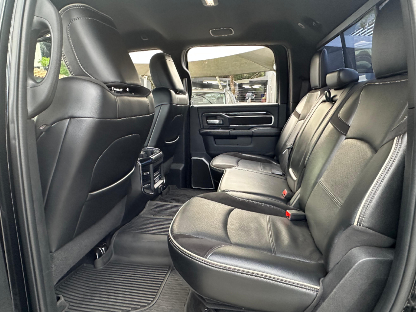 3500 laramie 4x4 6.7 v6 at6 2022/2022