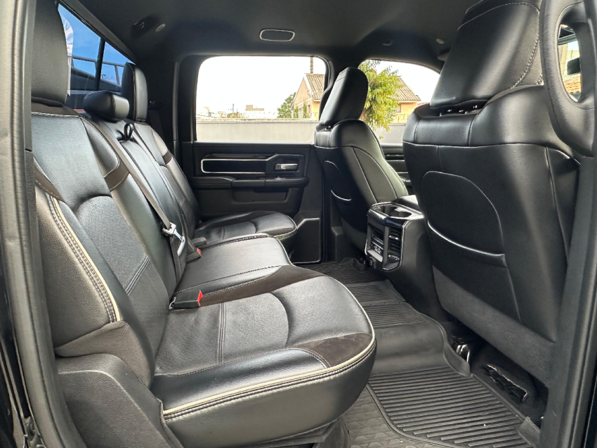 3500 laramie 4x4 6.7 v6 at6 2022/2022