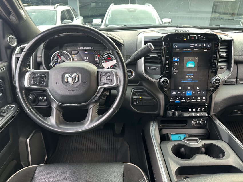 3500 laramie 4x4 6.7 v6 at6 2022/2022