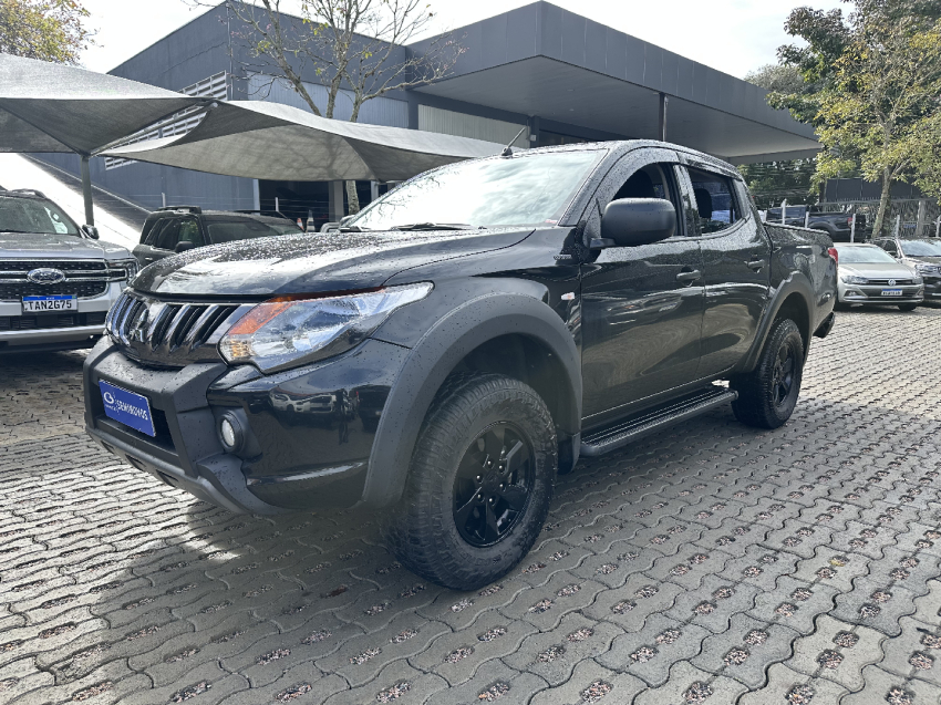 l-200 cd triton outdoor gls 4x4 2.4 tb at 2022/2023