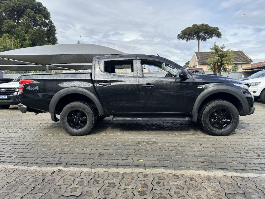 l-200 cd triton outdoor gls 4x4 2.4 tb at 2022/2023