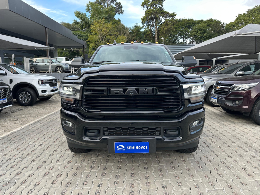 3500 laramie 4x4 6.7 v6 at6 2022/2022