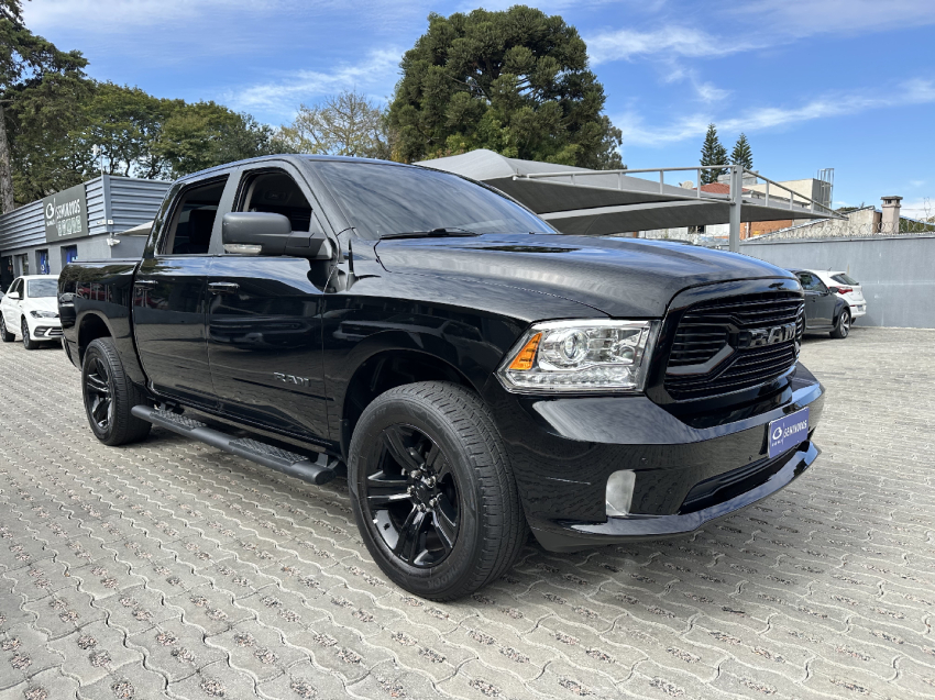 classic 5.7 v8 gasolina laramie night edition cd 4x4 2023/2023