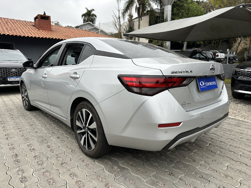 sentra 2.0 exclusive cvt 2023/2024