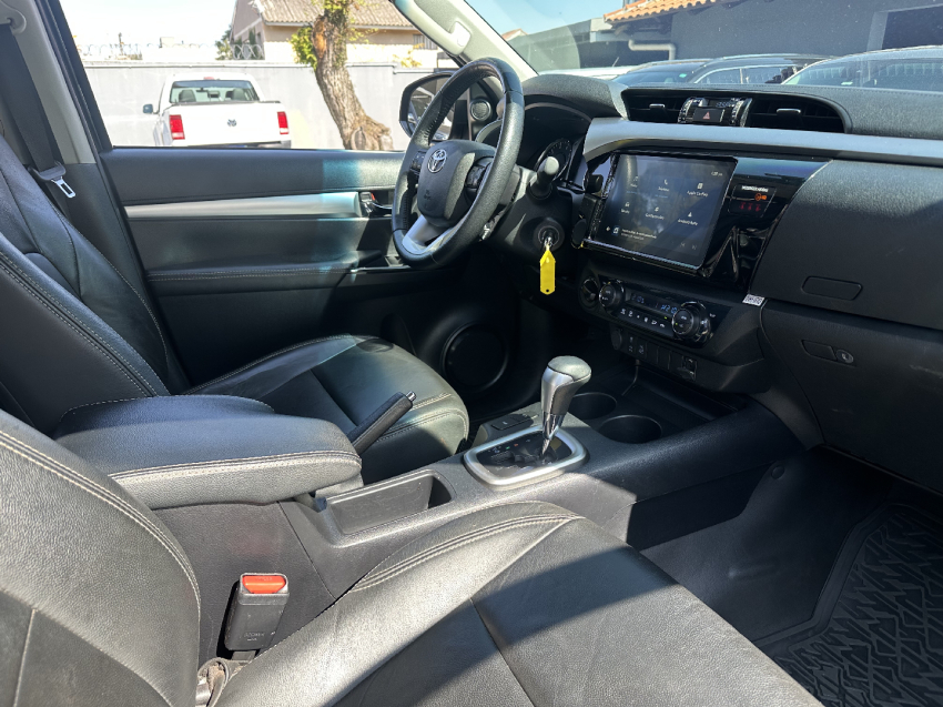toyota hilux 2.8 d-4d turbo diesel cd sr 4x4 automatico 4p 2024