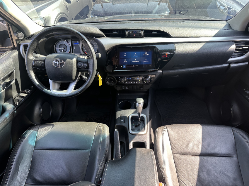 toyota hilux 2.8 d-4d turbo diesel cd sr 4x4 automatico 4p 2024