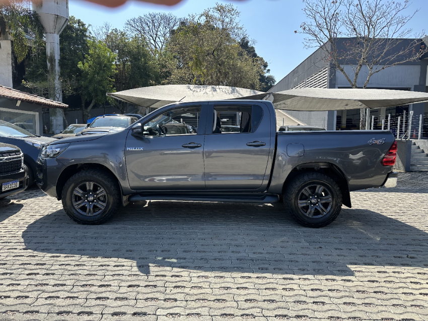 toyota hilux 2.8 d-4d turbo diesel cd sr 4x4 automatico 4p 2024