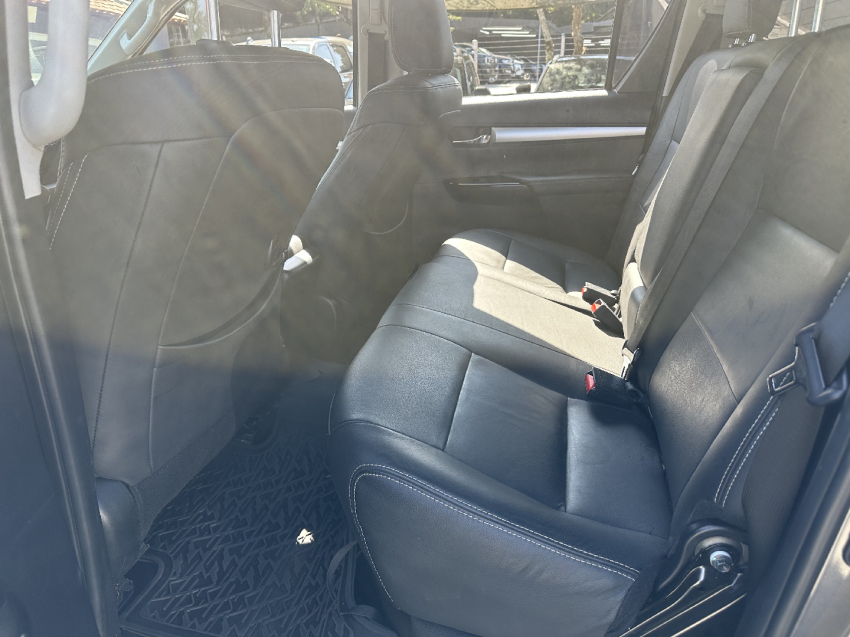 toyota hilux 2.8 d-4d turbo diesel cd sr 4x4 automatico 4p 2024