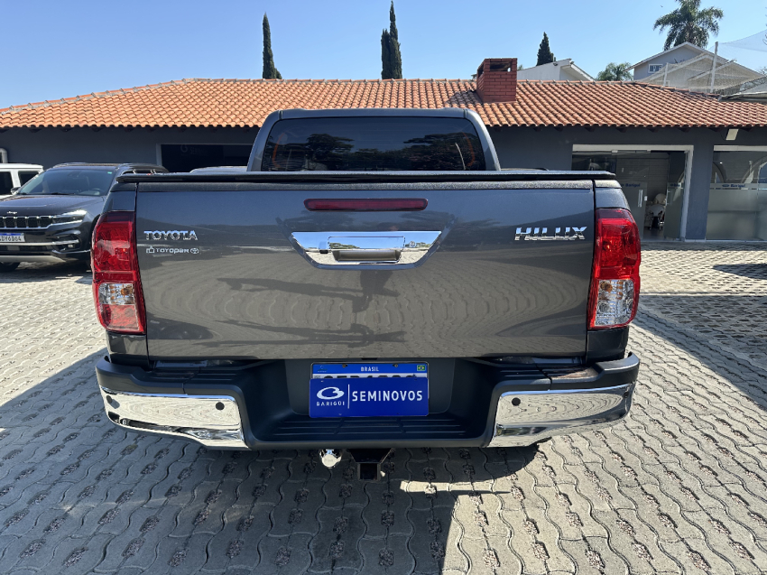toyota hilux 2.8 d-4d turbo diesel cd sr 4x4 automatico 4p 2024