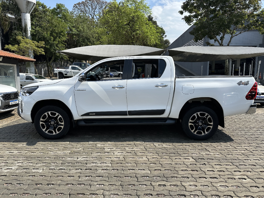 toyota hilux 2.8 d-4d turbo diesel cd srx 4x4 automatico 4p 2023