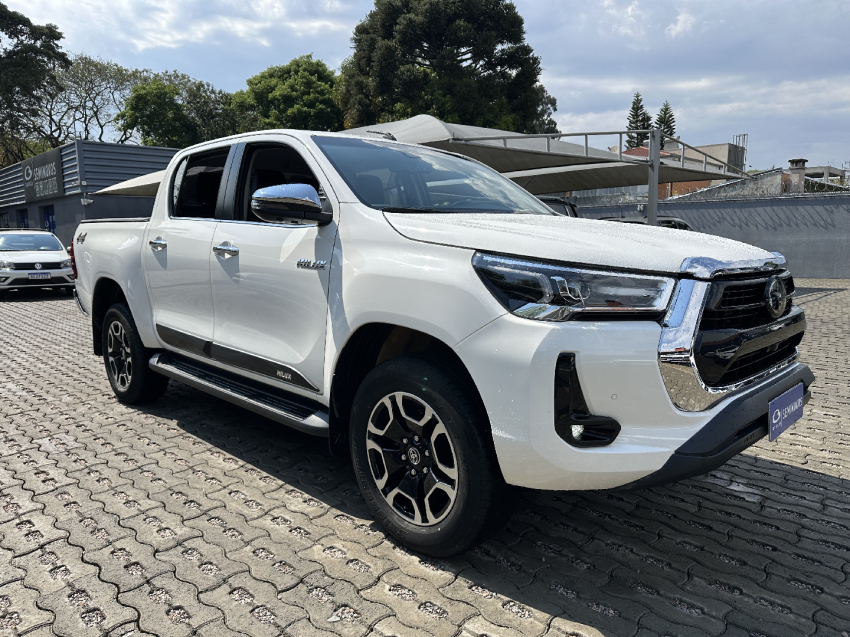 toyota hilux 2.8 d-4d turbo diesel cd srx 4x4 automatico 4p 2023