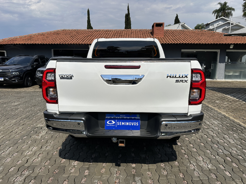 toyota hilux 2.8 d-4d turbo diesel cd srx 4x4 automatico 4p 2023