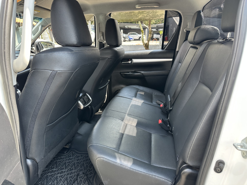 toyota hilux 2.8 d-4d turbo diesel cd srx 4x4 automatico 4p 2023