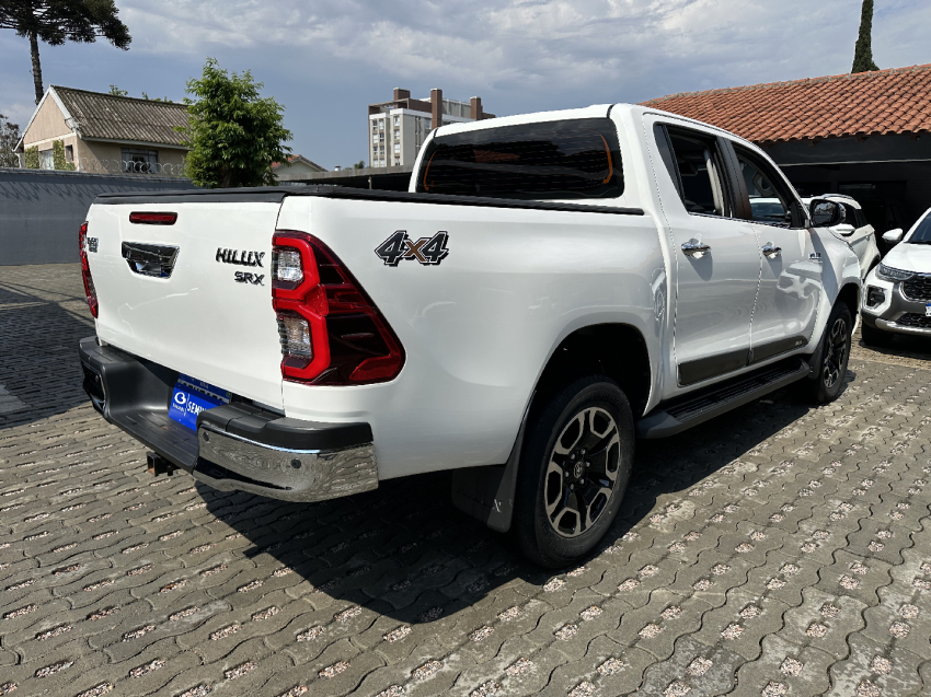 toyota hilux 2.8 d-4d turbo diesel cd srx 4x4 automatico 4p 2023