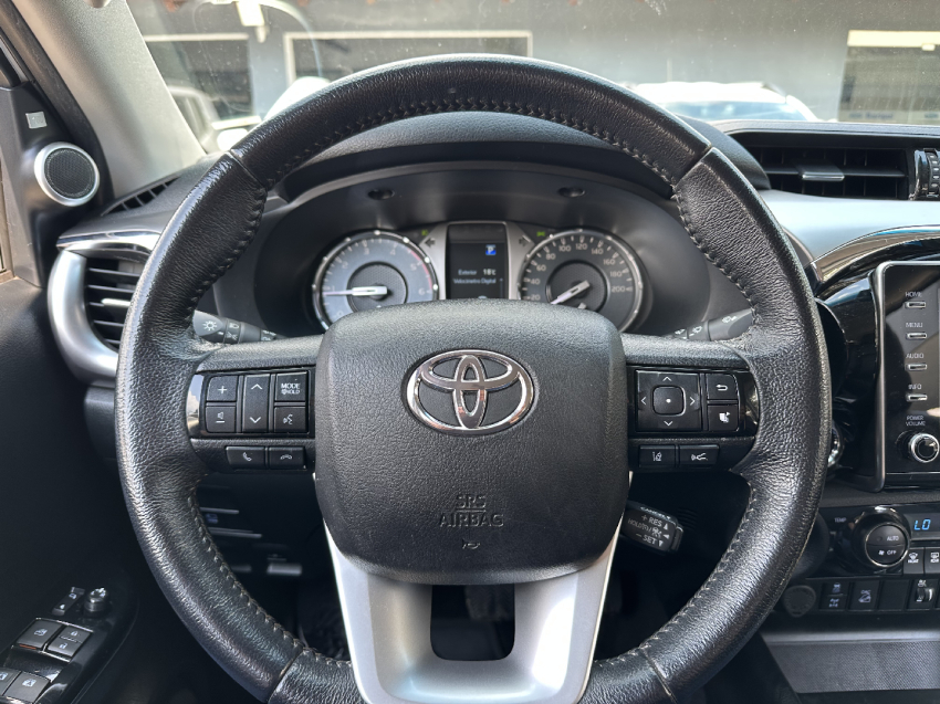 toyota hilux 2.8 d-4d turbo diesel cd srx 4x4 automatico 4p 2023