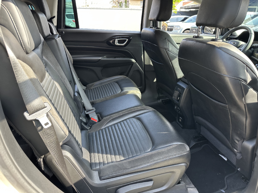 commander 1.3 t270 turbo flex limited at6 2022/2022
