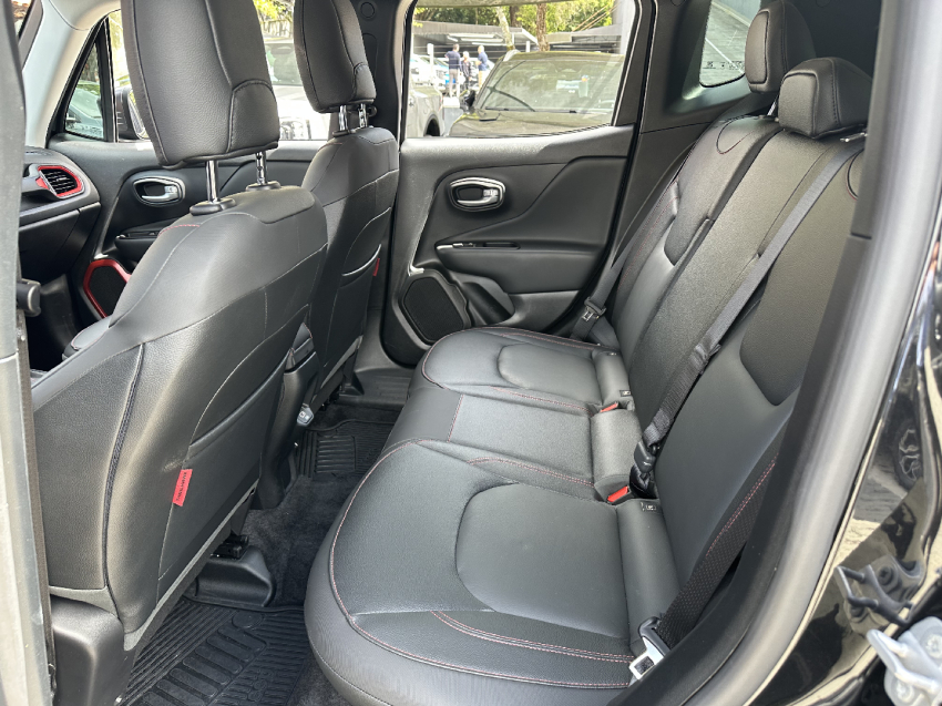 renegade 1.3 t270 turbo flex trailhawk 4x4 at9 2025/202510