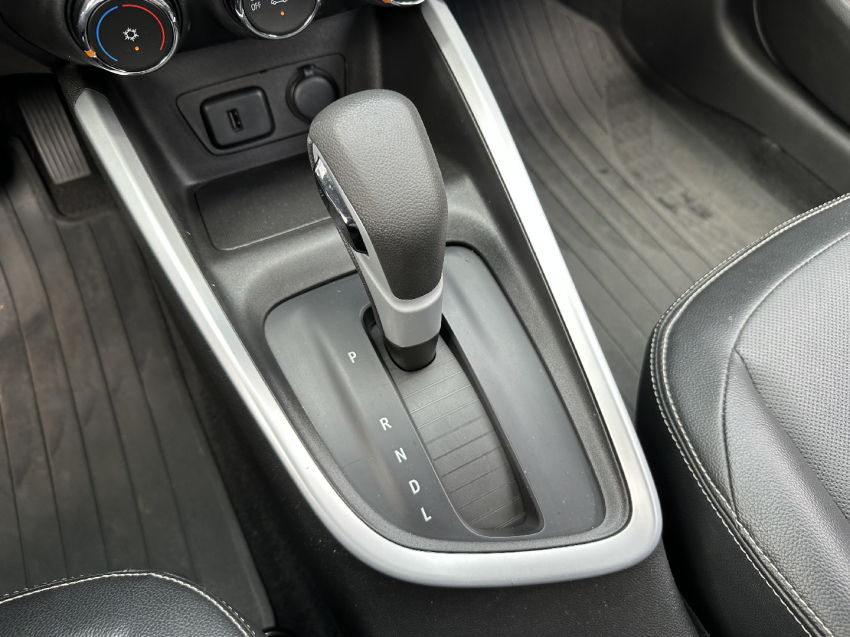 onix 1.0 turbo flex plus premier midnight automatico 2020/202116