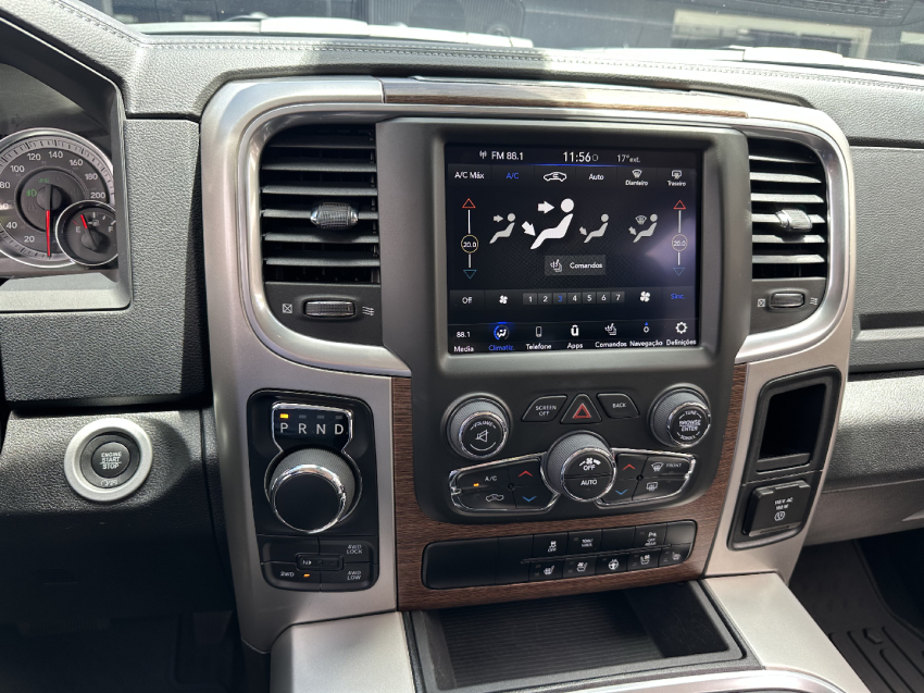 classic 5.7 v8 gasolina laramie cd 4x4 2023/202314