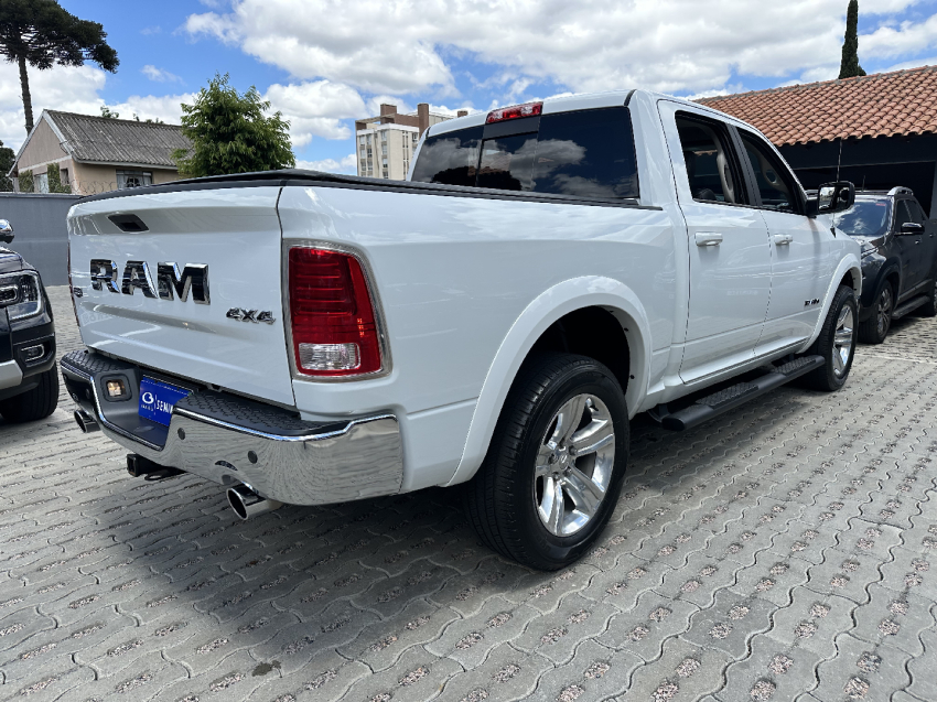 classic 5.7 v8 gasolina laramie cd 4x4 2023/20235