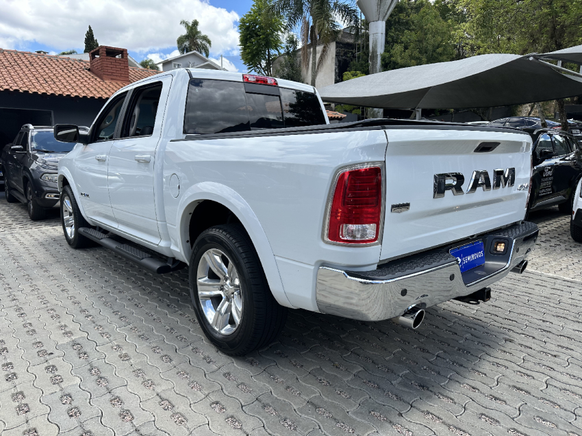 classic 5.7 v8 gasolina laramie cd 4x4 2023/20233