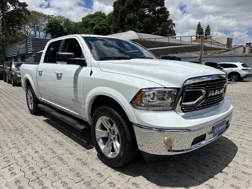 classic 5.7 v8 gasolina laramie cd 4x4 2023/2023