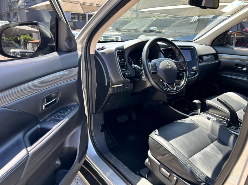 mitsubishi outlander 2.0 gasolina 202011