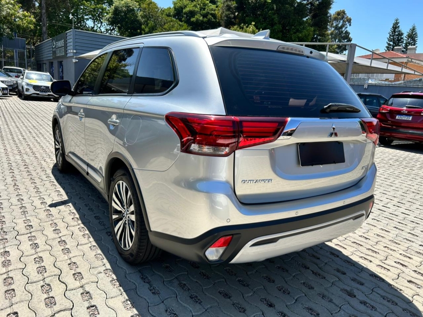 mitsubishi outlander 2.0 gasolina 20204