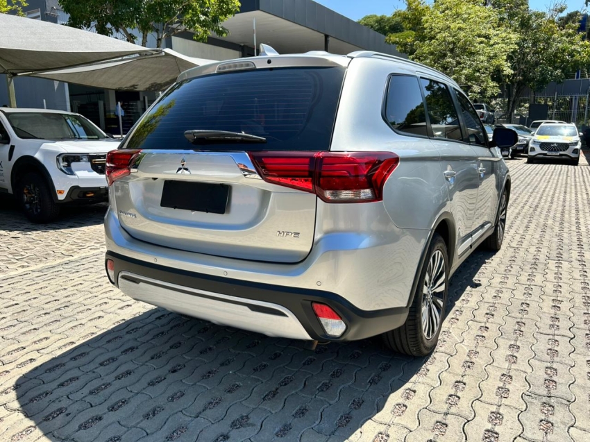 mitsubishi outlander 2.0 gasolina 20206
