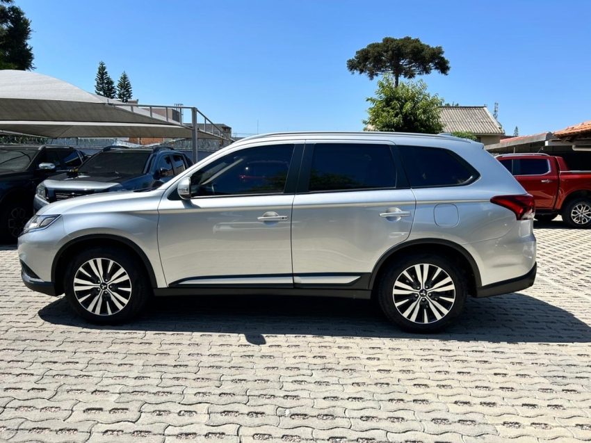 mitsubishi outlander 2.0 gasolina 20203