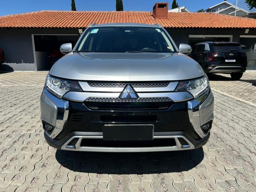 mitsubishi outlander 2.0 gasolina 20201