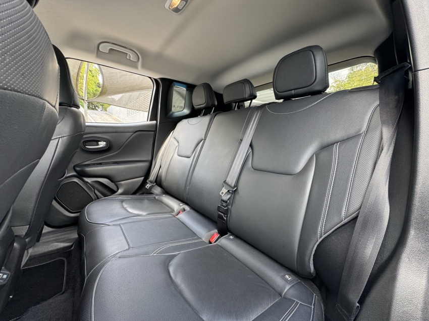 renegade sport altitude 1.3 t270 gse turbo at6 2023/20239