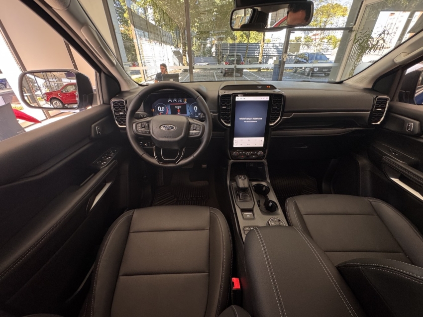 Ranger Limited V6 11