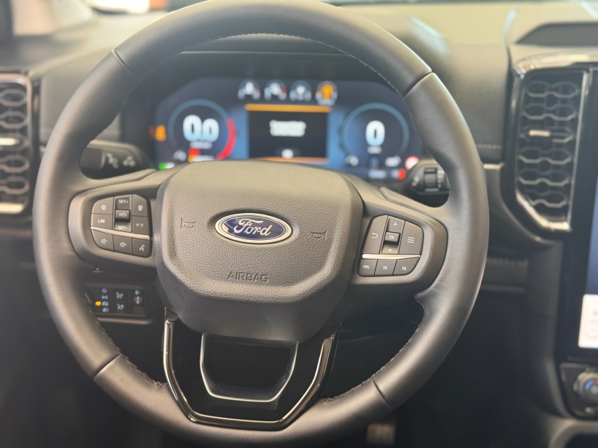 Ford Ranger Limited Plus V6 11