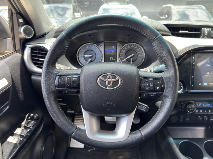 hilux cd dsl 4x4 srx at 23/2411