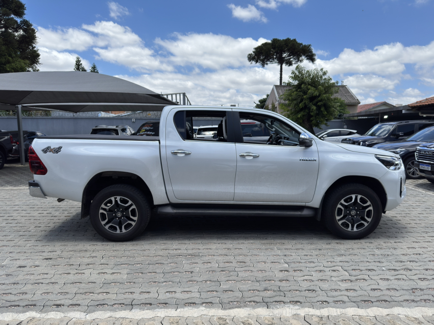 hilux cd dsl 4x4 srx at 23/247