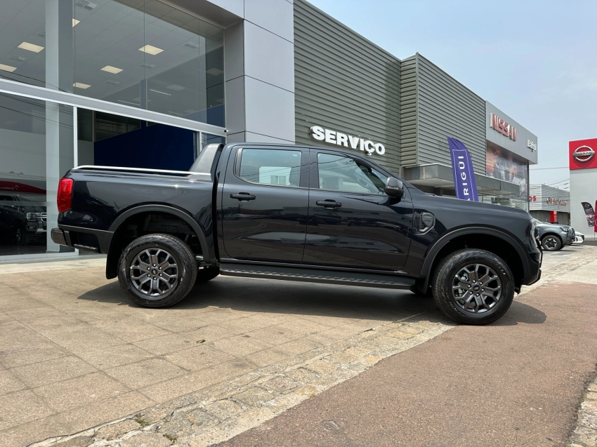 Ford Ranger Black 2.0- Preta