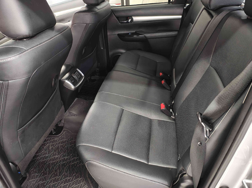 hilux cd dsl 4x4 srx at 21/227